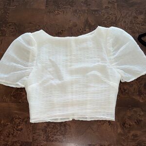 superdown White Textured Puff-Sleeve Crop Top